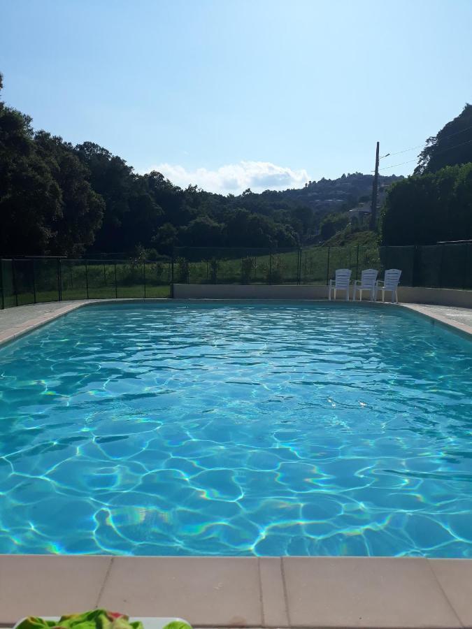 Dans Un Jardin Bb Et Jacuzzi Bed & Breakfast Mandelieu Dış mekan fotoğraf