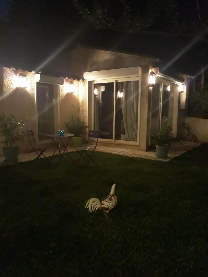 Dans Un Jardin Bb Et Jacuzzi Bed & Breakfast Mandelieu Dış mekan fotoğraf