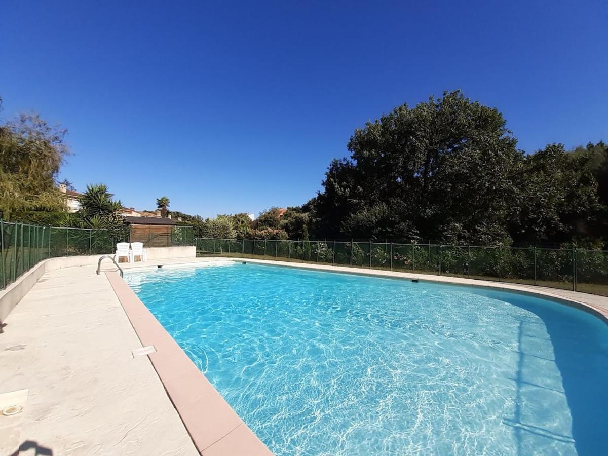Dans Un Jardin Bb Et Jacuzzi Bed & Breakfast Mandelieu Dış mekan fotoğraf