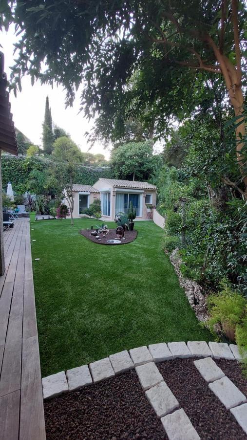 Dans Un Jardin Bb Et Jacuzzi Bed & Breakfast Mandelieu Dış mekan fotoğraf