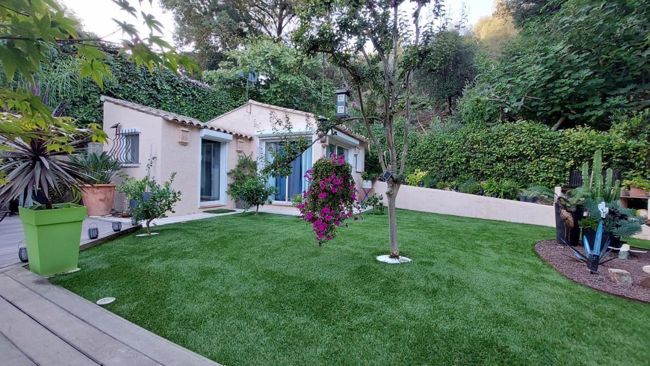 Dans Un Jardin Bb Et Jacuzzi Bed & Breakfast Mandelieu Dış mekan fotoğraf