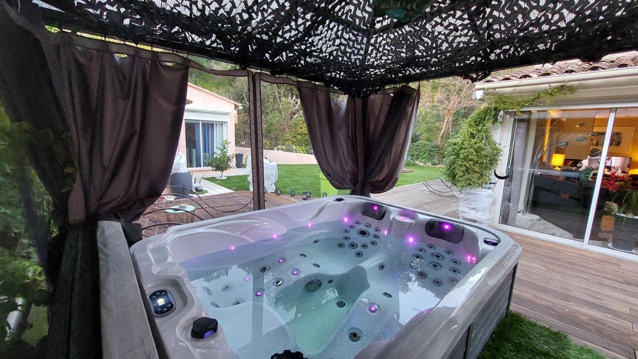 Dans Un Jardin Bb Et Jacuzzi Bed & Breakfast Mandelieu Dış mekan fotoğraf