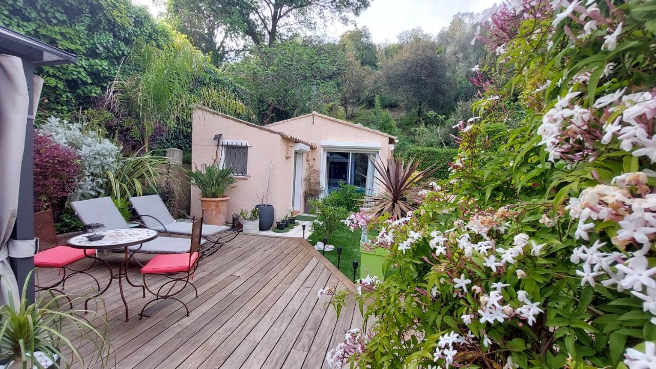 Dans Un Jardin Bb Et Jacuzzi Bed & Breakfast Mandelieu Dış mekan fotoğraf