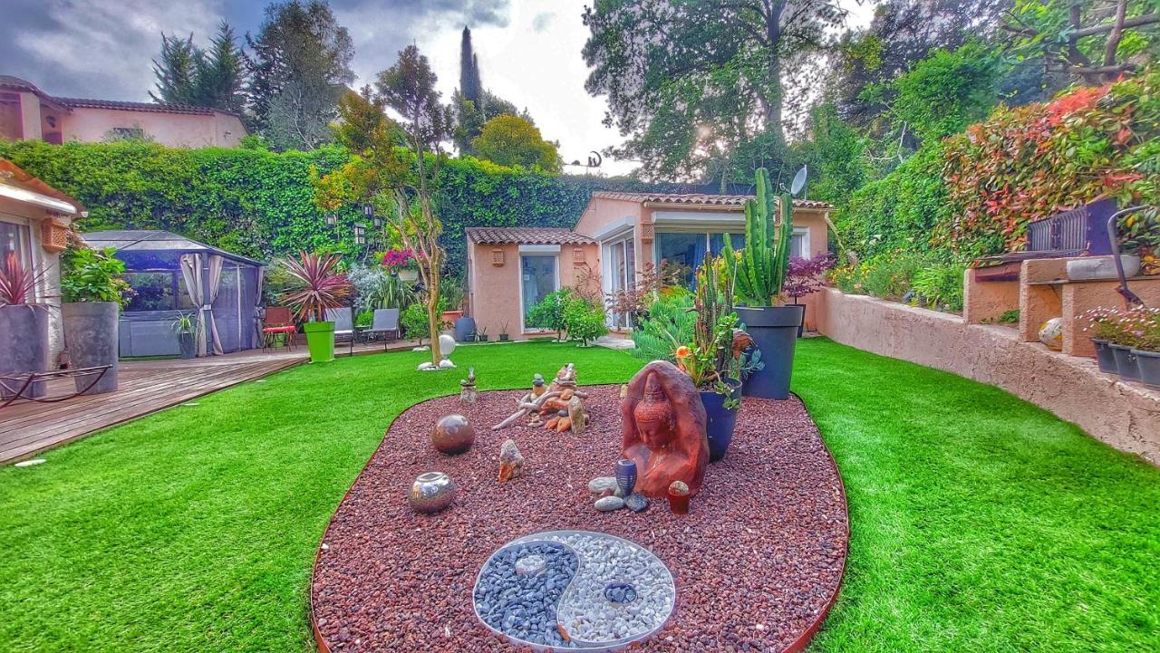 Dans Un Jardin Bb Et Jacuzzi Bed & Breakfast Mandelieu Dış mekan fotoğraf